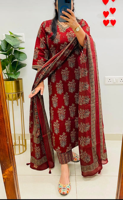 Meher Maroon Floral Printed Kurta Pant & Dupatta Set