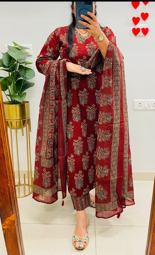 Meher Maroon Floral Printed Kurta Pant & Dupatta Set